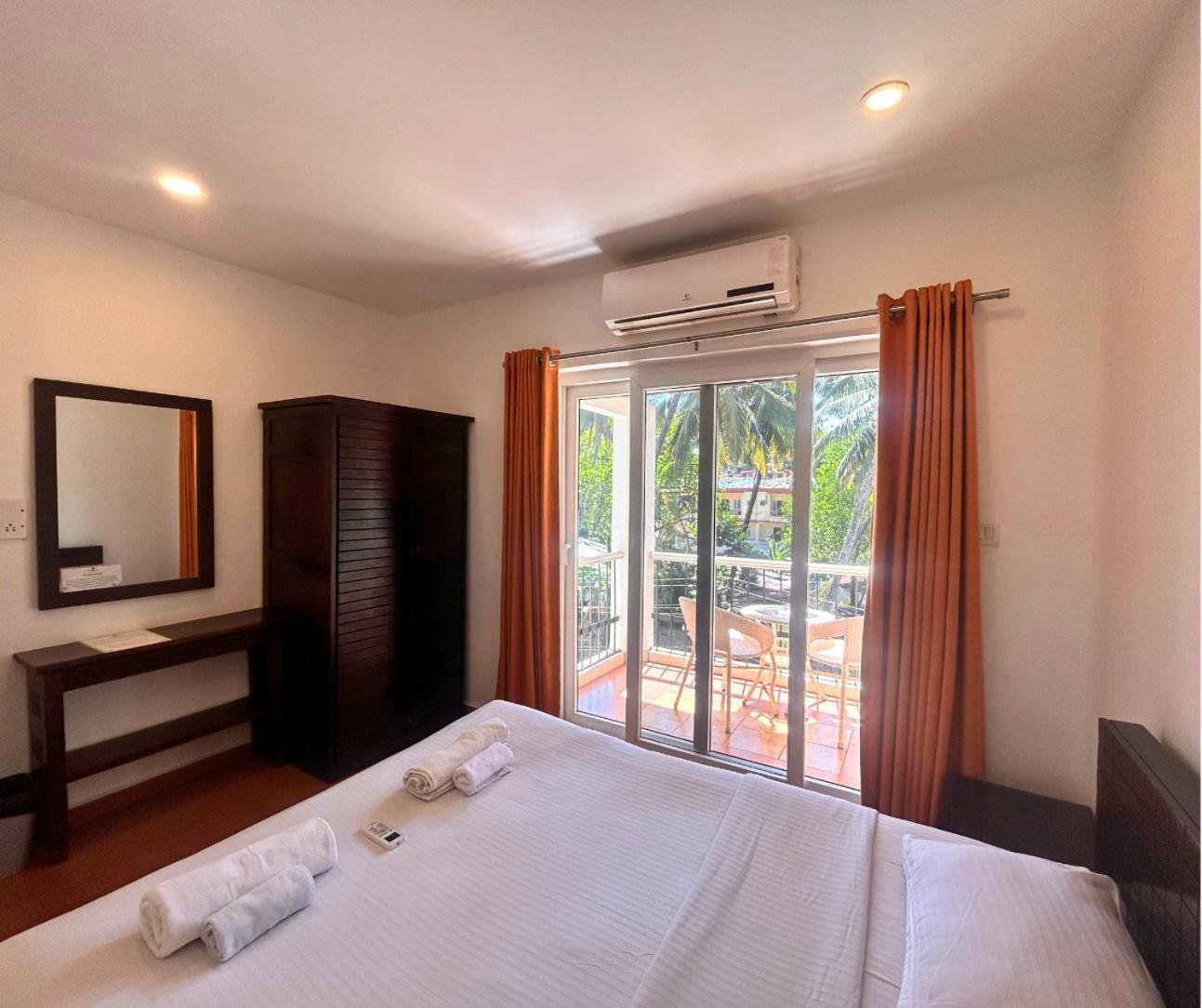 Jungle Hut-Annabelle'S Beach Apartments At Bernard Simao,Calangute,Goa Candolim Buitenkant foto